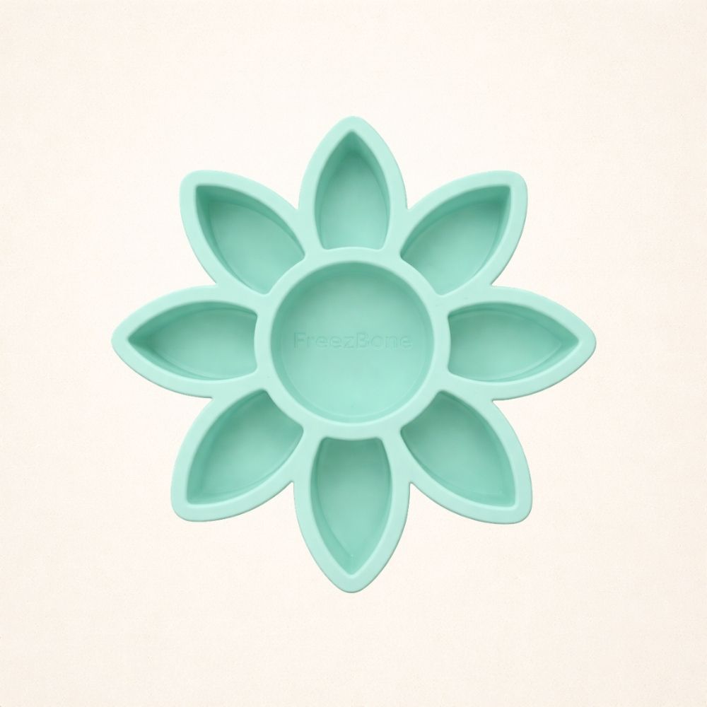 FreezFlower - Long-Lasting Frozen Flower Dog Treat Toy